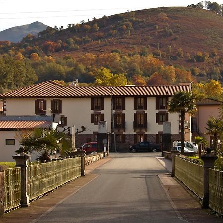 Hotel Urgain Oronoz-Mugaire Exterior foto